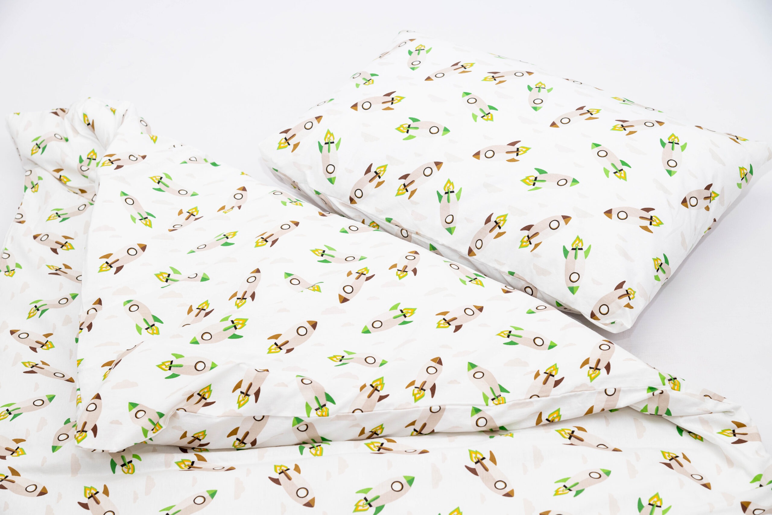 Baby Haven Toddler Bed Duvet Set – White With Rockets - Image 2